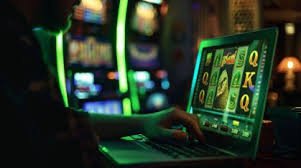 Responsible gaming and adults only notice on gajee Sports content page